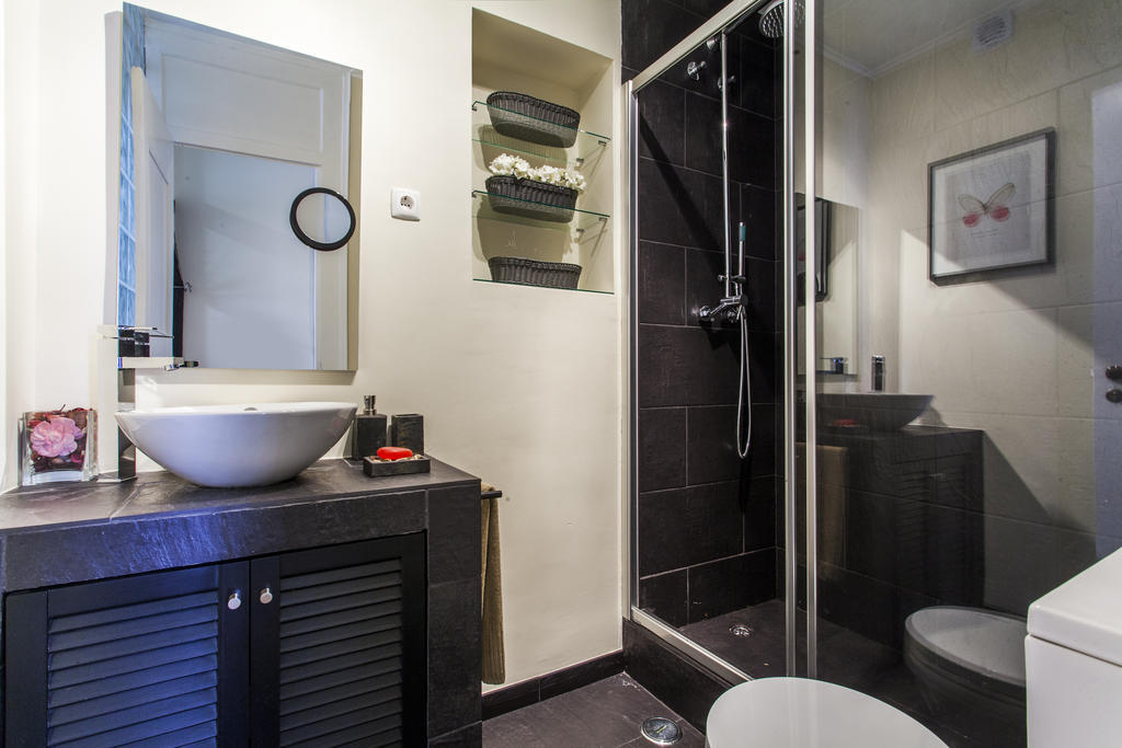 Remodeled Historic Apartment In Bairro Alto Lisboa الغرفة الصورة